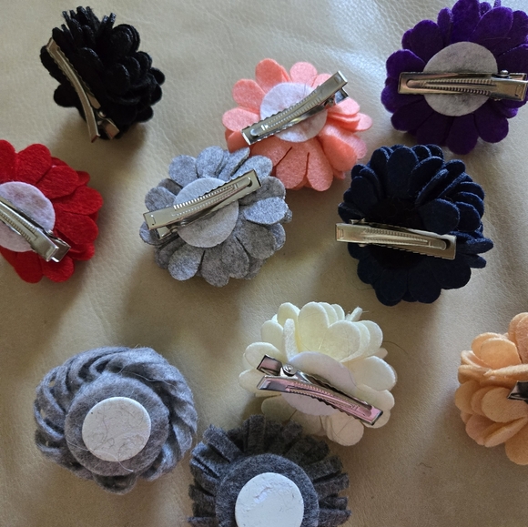 Lot of Floral Hair Clips Fabric Colors 9 Accessories plus 2 Red Purple Blue Gray - Picture 5 of 14